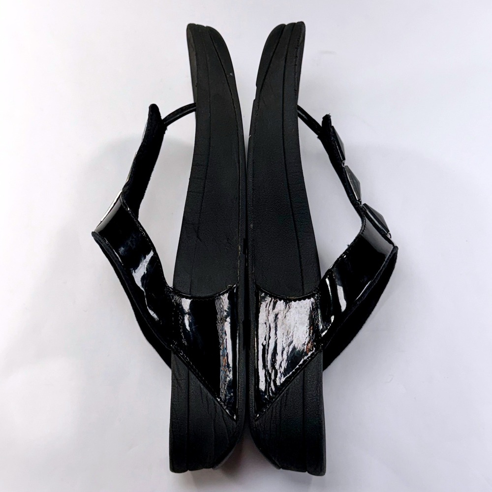 FitFlop Pietra Thong Sandal Womens 10 Black Patent Leather Crystal Wedge Comfort - Picture 10 of 13